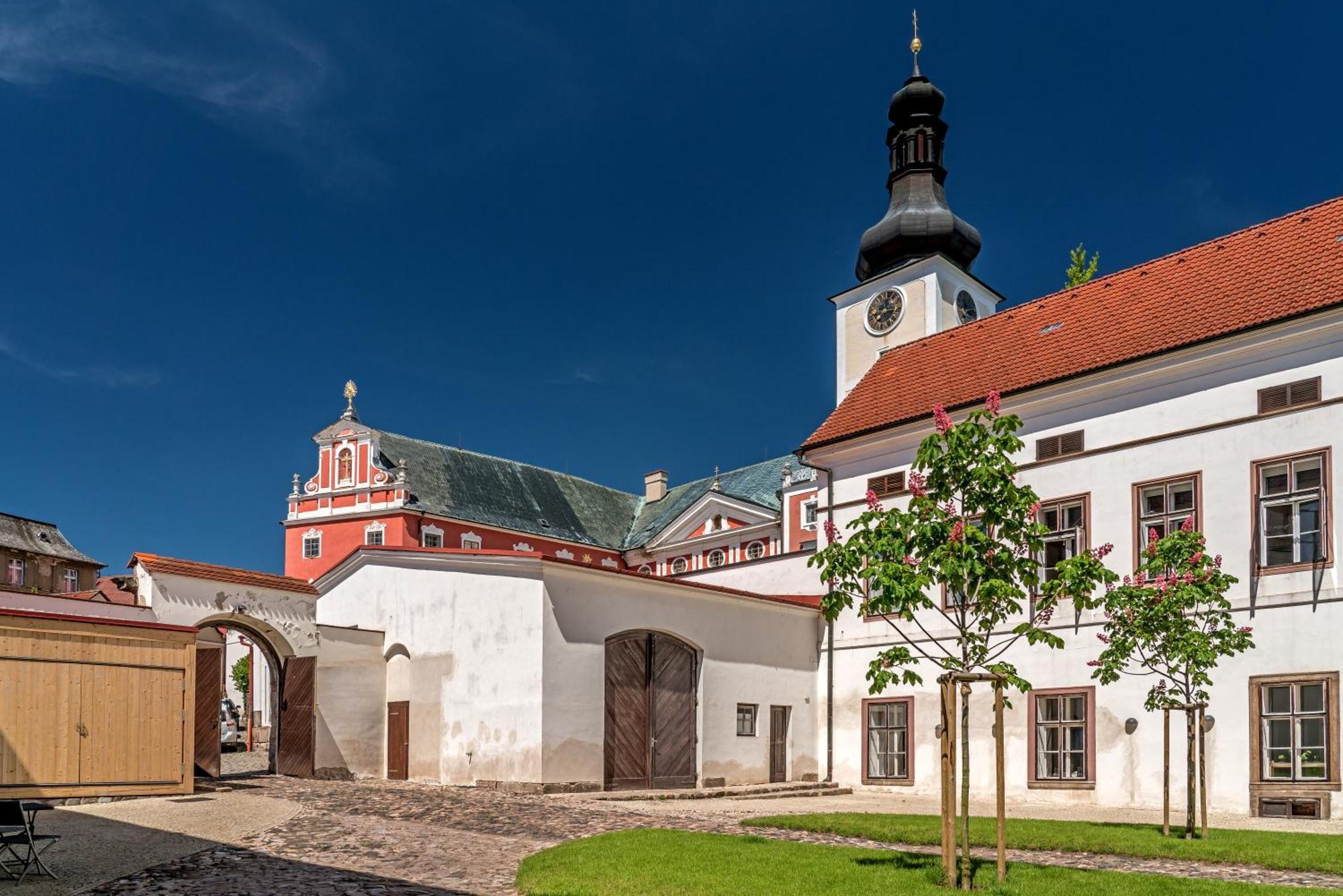 Dum Hostu Klaster Broumov Exterior foto