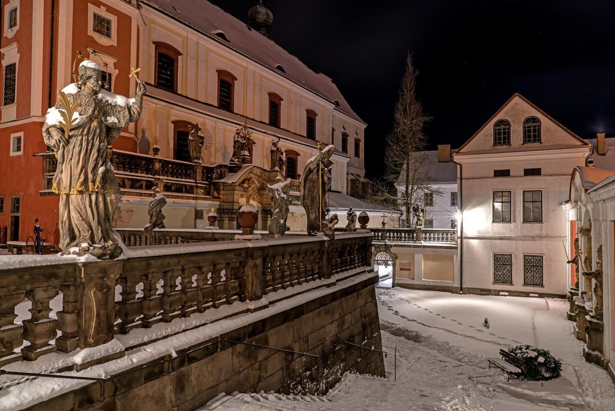 Dum Hostu Klaster Broumov Exterior foto